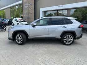 Toyota RAV4 (2021) thumbnail 3