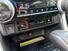 Toyota RAV4 (2021) thumbnail 23