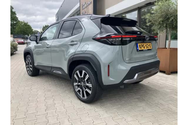 Toyota Yaris Cross (2024) thumbnail 3