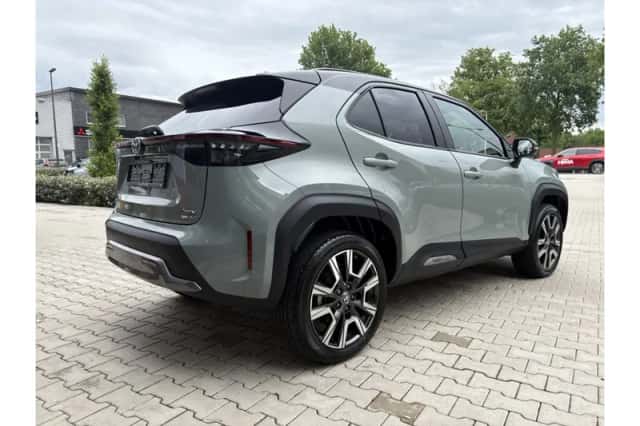 Toyota Yaris Cross (2024) thumbnail 4