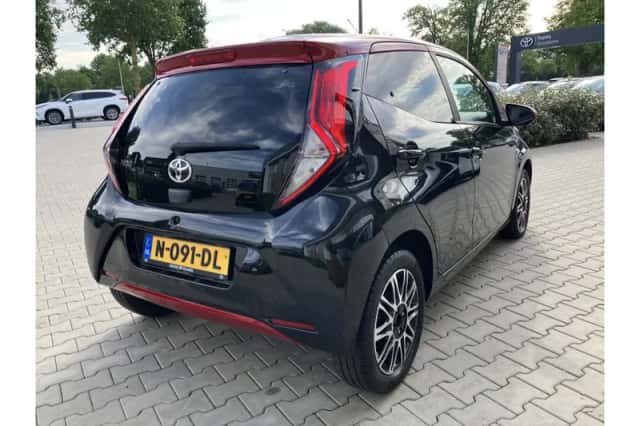 Toyota Aygo (2021) thumbnail 5