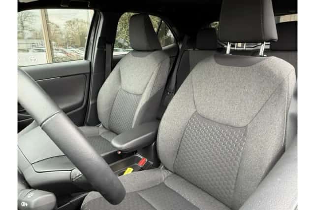 Toyota Yaris Cross (2025) thumbnail 5