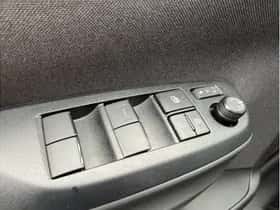 Toyota Yaris Cross (2025) thumbnail 6