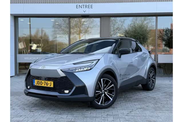 Toyota C-HR (2025) thumbnail 1