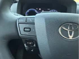 Toyota C-HR (2025) thumbnail 13