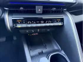 Toyota C-HR (2025) thumbnail 18