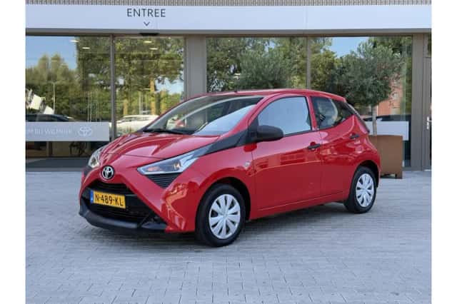 Toyota Aygo (2022) thumbnail 1