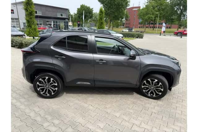 Toyota Yaris Cross (2024) thumbnail 5