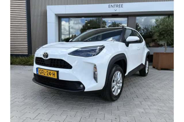 Toyota Yaris Cross (2024) thumbnail 1