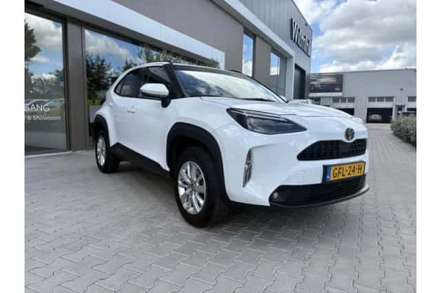 Toyota Yaris Cross (2024) thumbnail 2