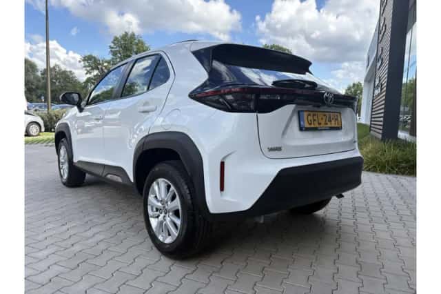 Toyota Yaris Cross (2024) thumbnail 3