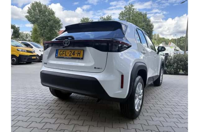 Toyota Yaris Cross (2024) thumbnail 4