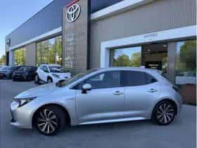 Toyota Corolla (2021) thumbnail 2
