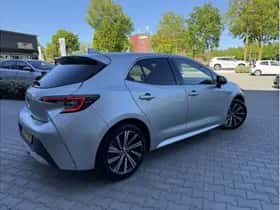 Toyota Corolla (2021) thumbnail 4
