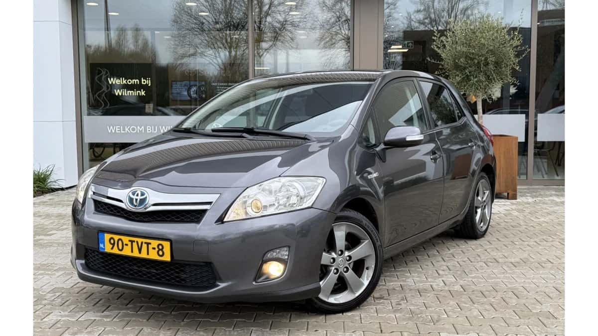 Toyota Auris (2012) — foto 1