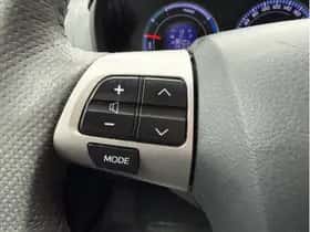 Toyota Auris (2012) thumbnail 12