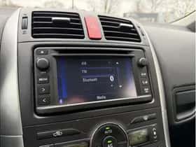 Toyota Auris (2012) thumbnail 21