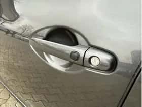 Toyota Auris (2012) thumbnail 23