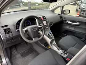 Toyota Auris (2012) thumbnail 8