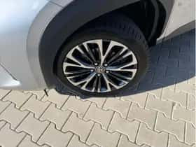 Toyota Yaris Cross (2022) thumbnail 32