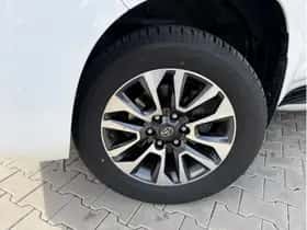 Toyota Land Cruiser (2024) thumbnail 8