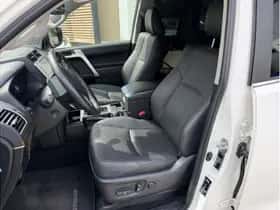 Toyota Land Cruiser (2024) thumbnail 9