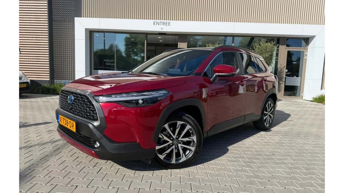 Toyota Corolla (2023) — foto 1