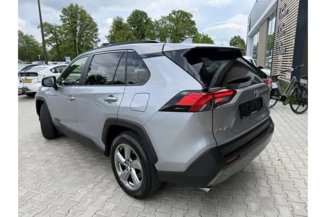 Toyota RAV4 (2020) thumbnail 4