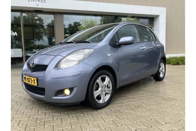 Toyota Yaris (2010) thumbnail 1