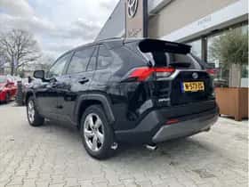 Toyota RAV4 (2022) thumbnail 3