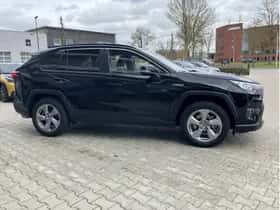 Toyota RAV4 (2022) thumbnail 6