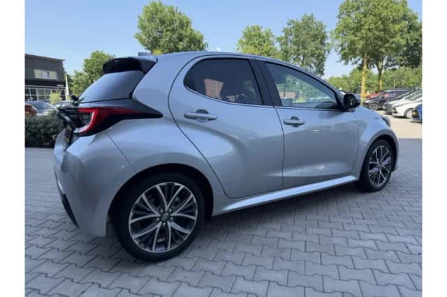 Toyota Yaris (2022) thumbnail 4