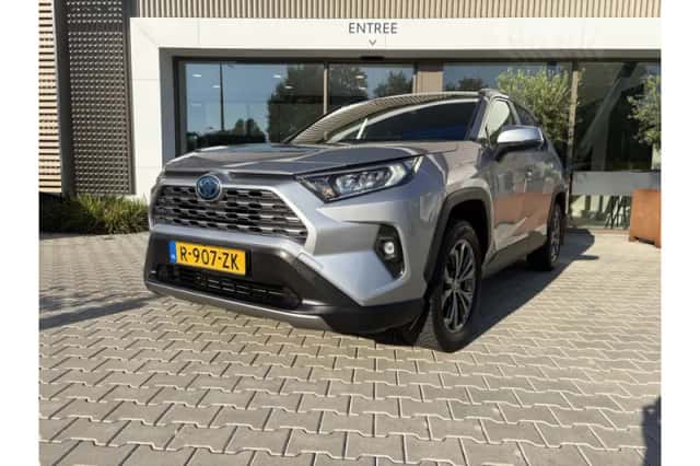 Toyota RAV4 (2022) thumbnail 1