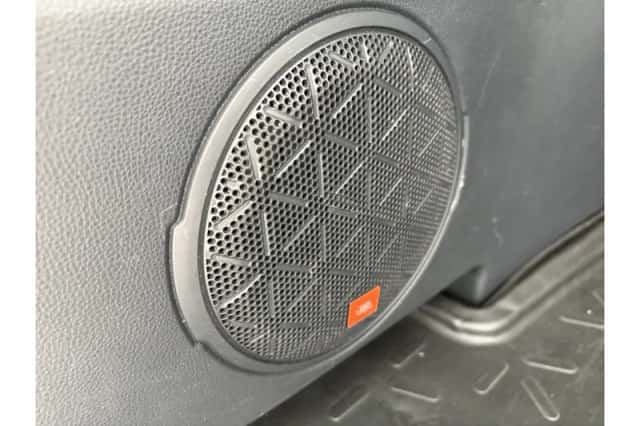 Toyota RAV4 (2020) thumbnail 6