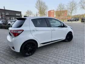 Toyota Yaris (2020) thumbnail 4