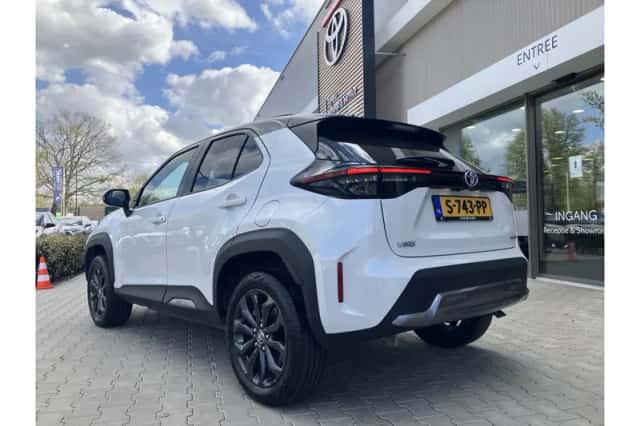 Toyota Yaris Cross (2023) thumbnail 3