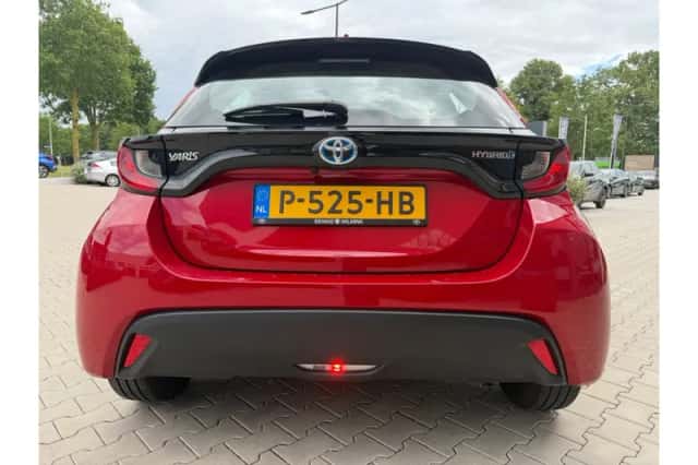 Toyota Yaris (2022) thumbnail 4