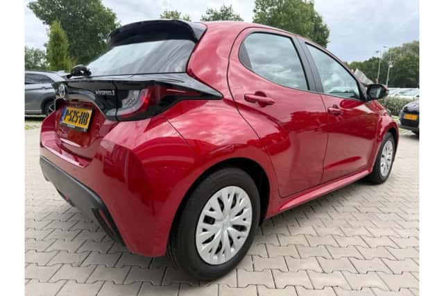 Toyota Yaris (2022) thumbnail 5