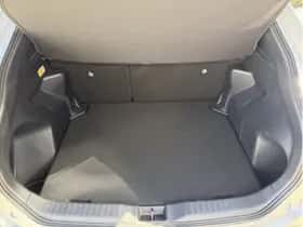 Toyota Yaris Cross (2025) thumbnail 24