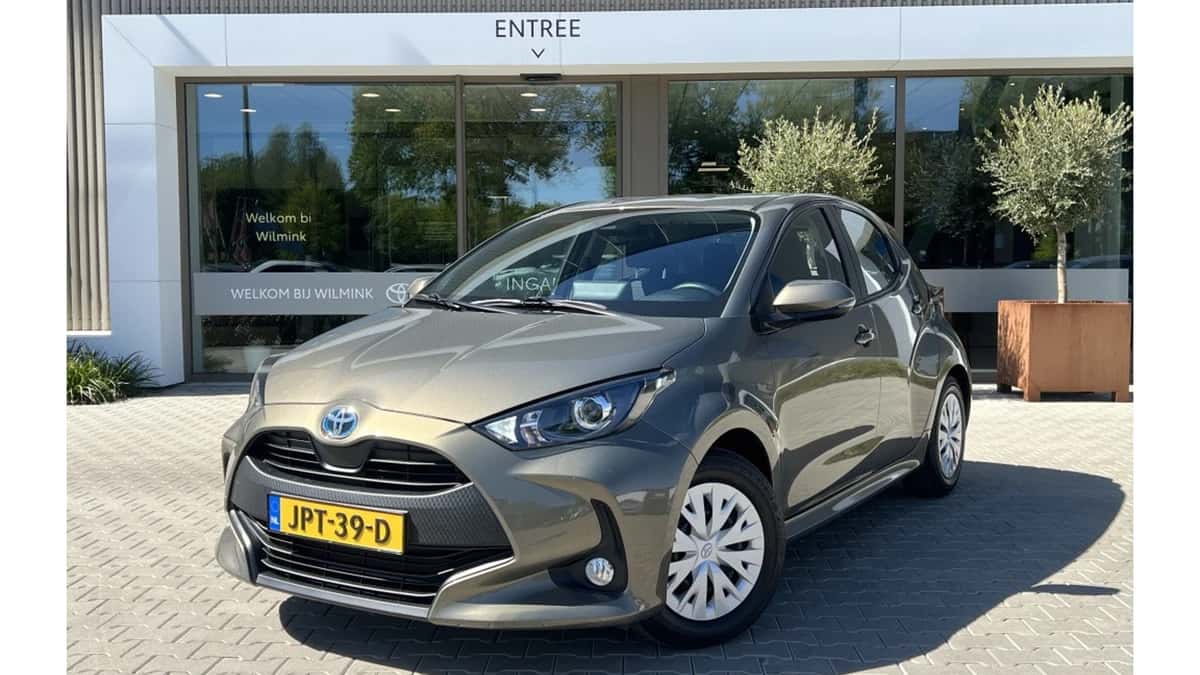 Toyota Yaris (2022) — foto 1