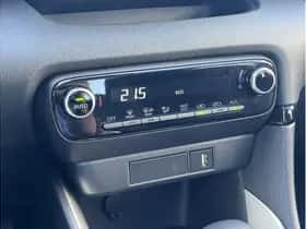 Toyota Yaris (2022) thumbnail 14
