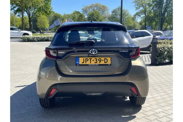 Toyota Yaris (2022) thumbnail 4