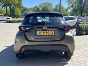 Toyota Yaris (2022) thumbnail 4