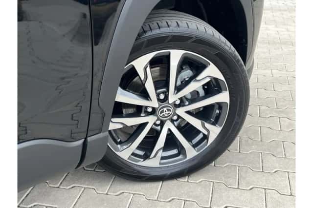 Toyota Corolla (2024) thumbnail 5