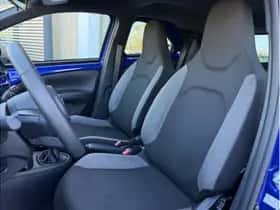 Toyota Aygo X (2024) thumbnail 6