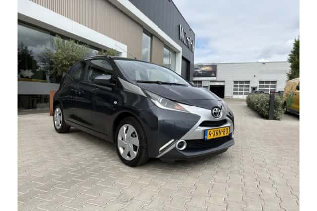 Toyota Aygo (2014) thumbnail 2