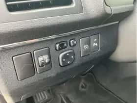 Toyota Avensis (2014) thumbnail 17