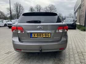 Toyota Avensis (2014) thumbnail 3