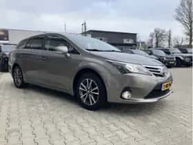 Toyota Avensis (2014) thumbnail 5