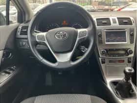 Toyota Avensis (2014) thumbnail 10